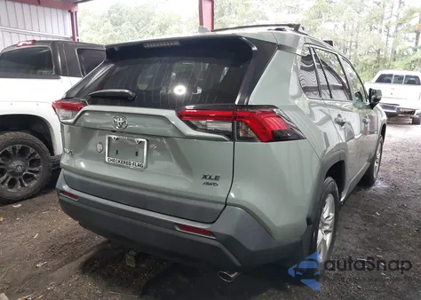 2020 Toyota Rav4 Xle z USA, uszkodzony, nr VIN 2T3P1RFVXLW138275